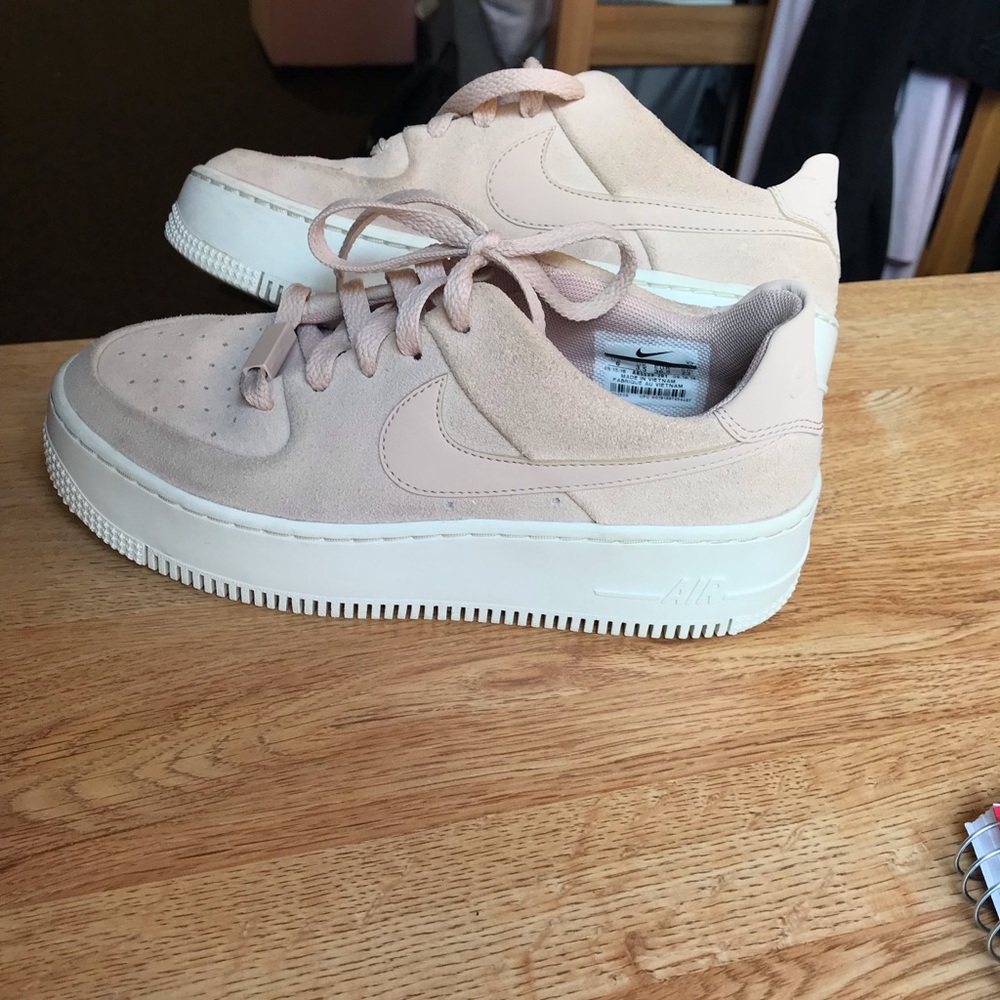 Nike Air Force 1 sage low